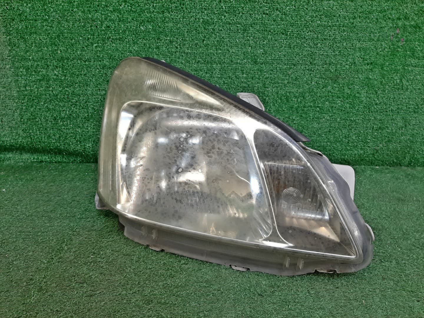 Фара правая передняя TOYOTA PREMIO ZZT240, NZT240, AZT240, ZZT245 1 ракурс