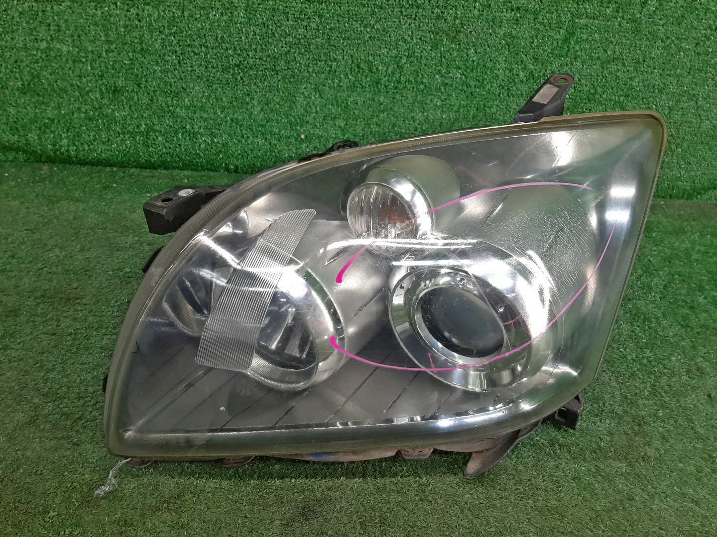 Фара левая передняя TOYOTA AVENSIS ZZT251, AZT250, AZT255, AZT251 1 ракурс