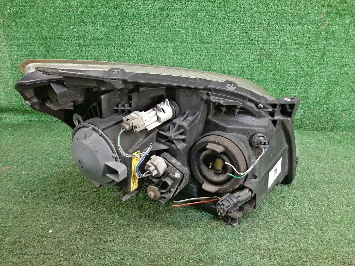 Фара левая передняя TOYOTA AVENSIS ZZT251, AZT250, AZT255, AZT251 3 ракурс