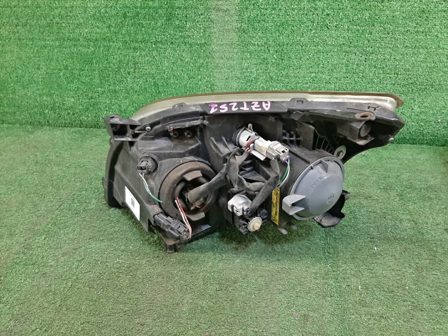 Фара правая передняя TOYOTA AVENSIS ZZT251, AZT250, AZT255, AZT251 3 ракурс