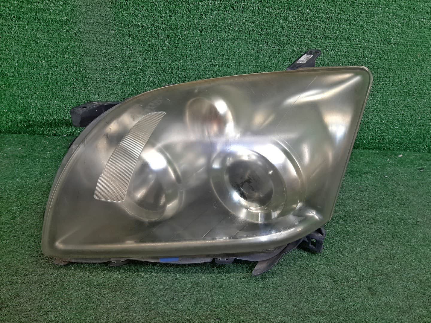 Фара левая передняя TOYOTA AVENSIS ZZT251, AZT250, AZT255, AZT251 1 ракурс