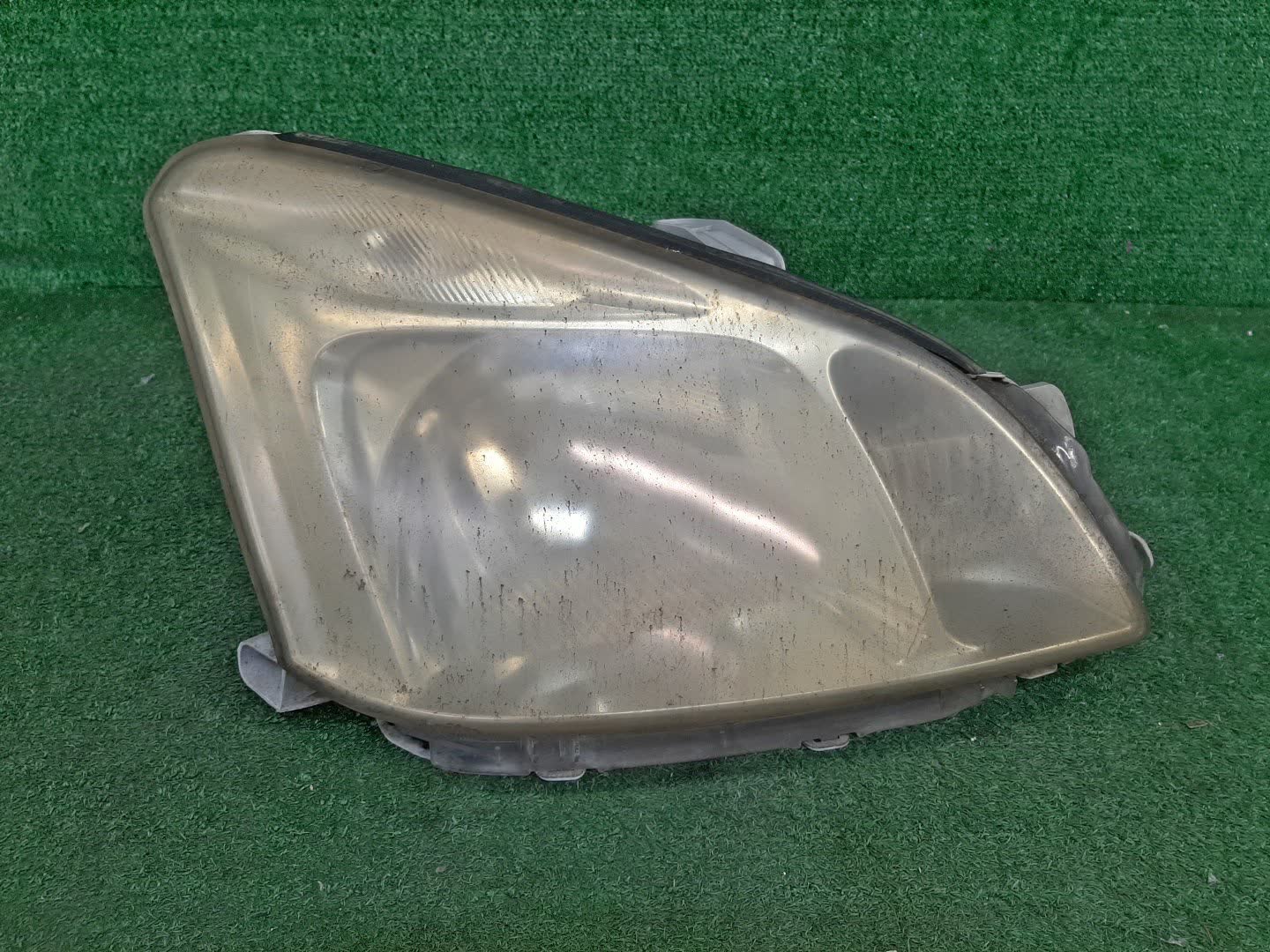 Фара правая передняя TOYOTA PREMIO ZZT240, NZT240, AZT240, ZZT245 1 ракурс
