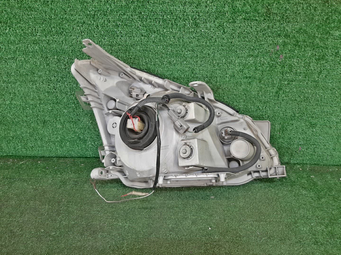 Фара левая передняя TOYOTA PREMIO ZZT240, NZT240, AZT240, ZZT245 2 ракурс