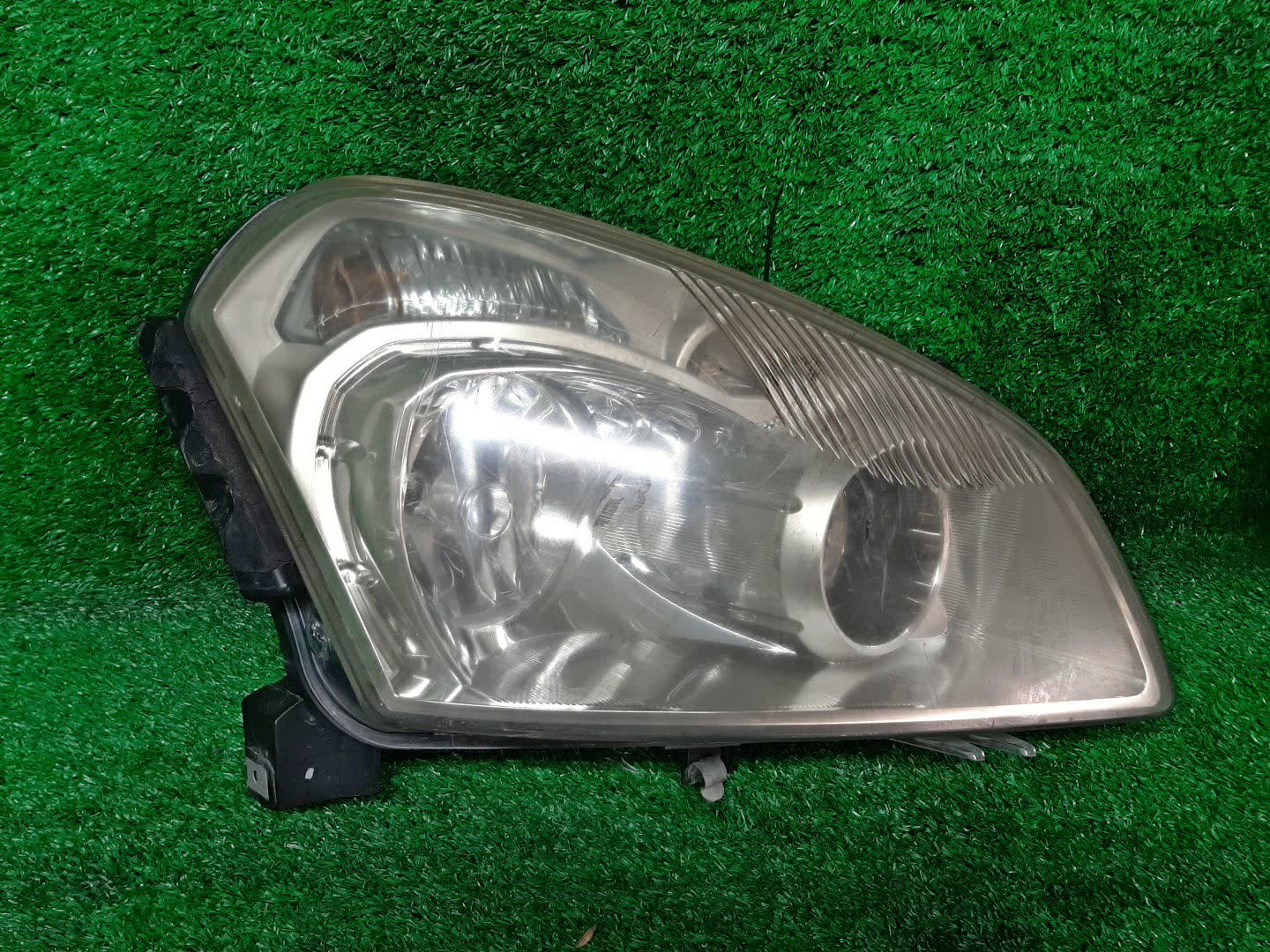 Фара правая передняя NISSAN DUALIS J10, KNJ10, KJ10, NJ10 1 ракурс Фара правая передняя NISSAN DUALIS J10, KNJ10, KJ10, NJ10 1 ракурс