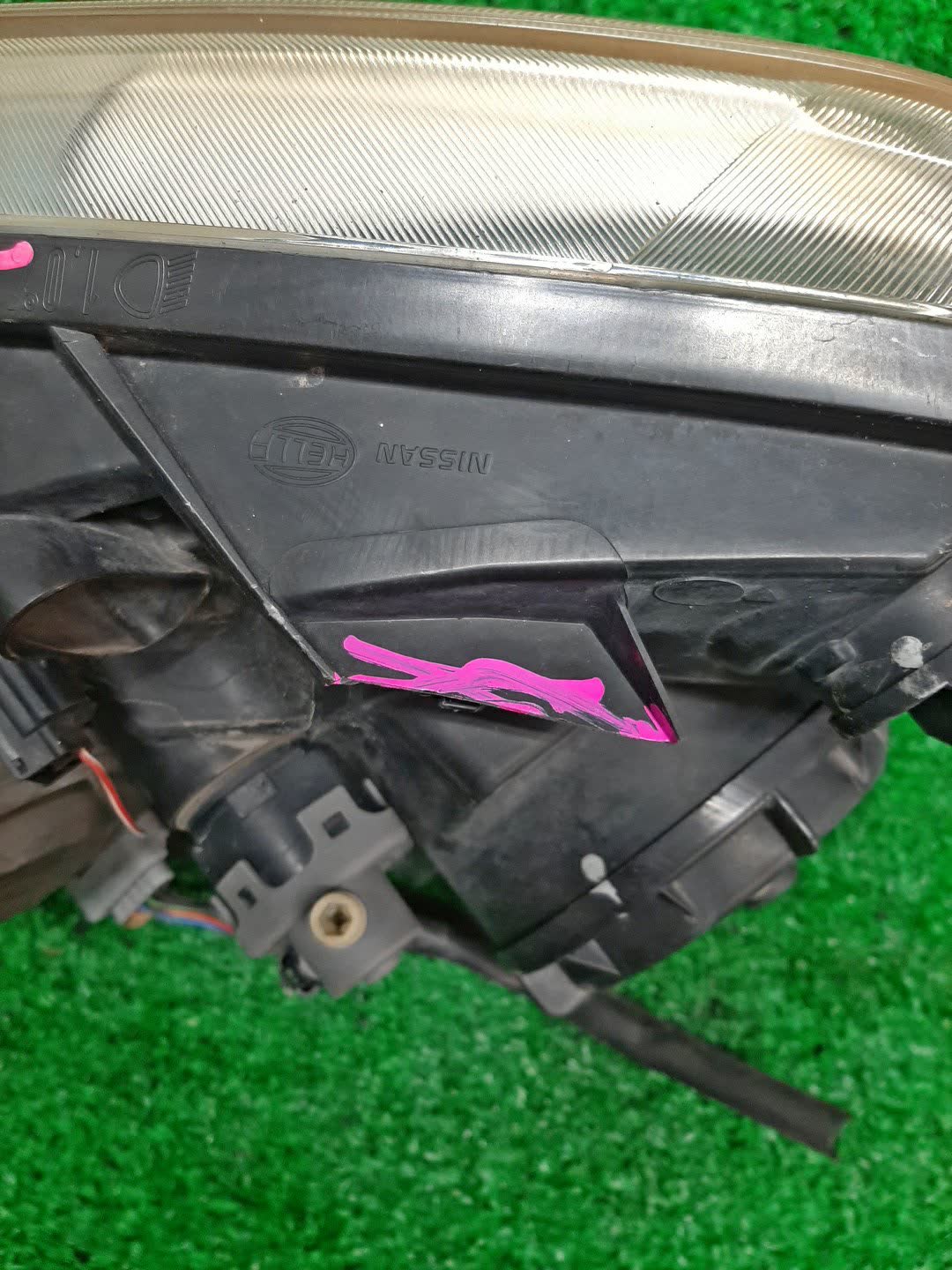 Фара правая передняя NISSAN DUALIS J10, KNJ10, KJ10, NJ10 3 ракурс Фара правая передняя NISSAN DUALIS J10, KNJ10, KJ10, NJ10 3 ракурс
