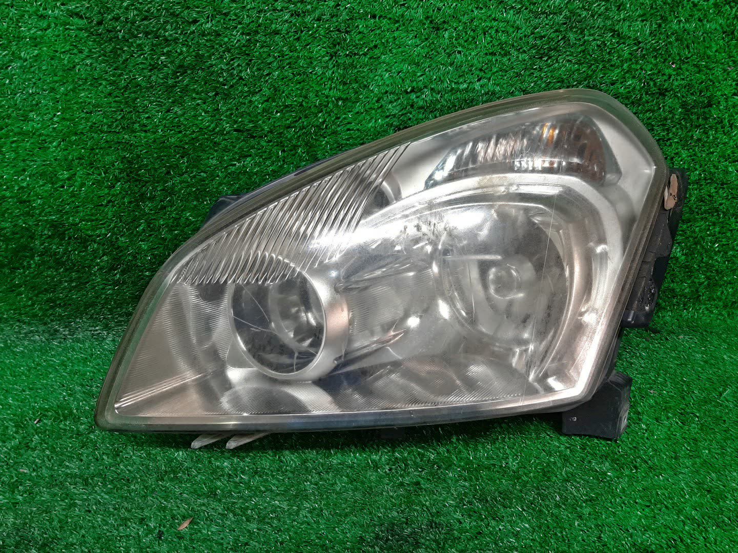 Фара левая передняя NISSAN DUALIS J10, KNJ10, KJ10, NJ10 1 ракурс Фара левая передняя NISSAN DUALIS J10, KNJ10, KJ10, NJ10 1 ракурс