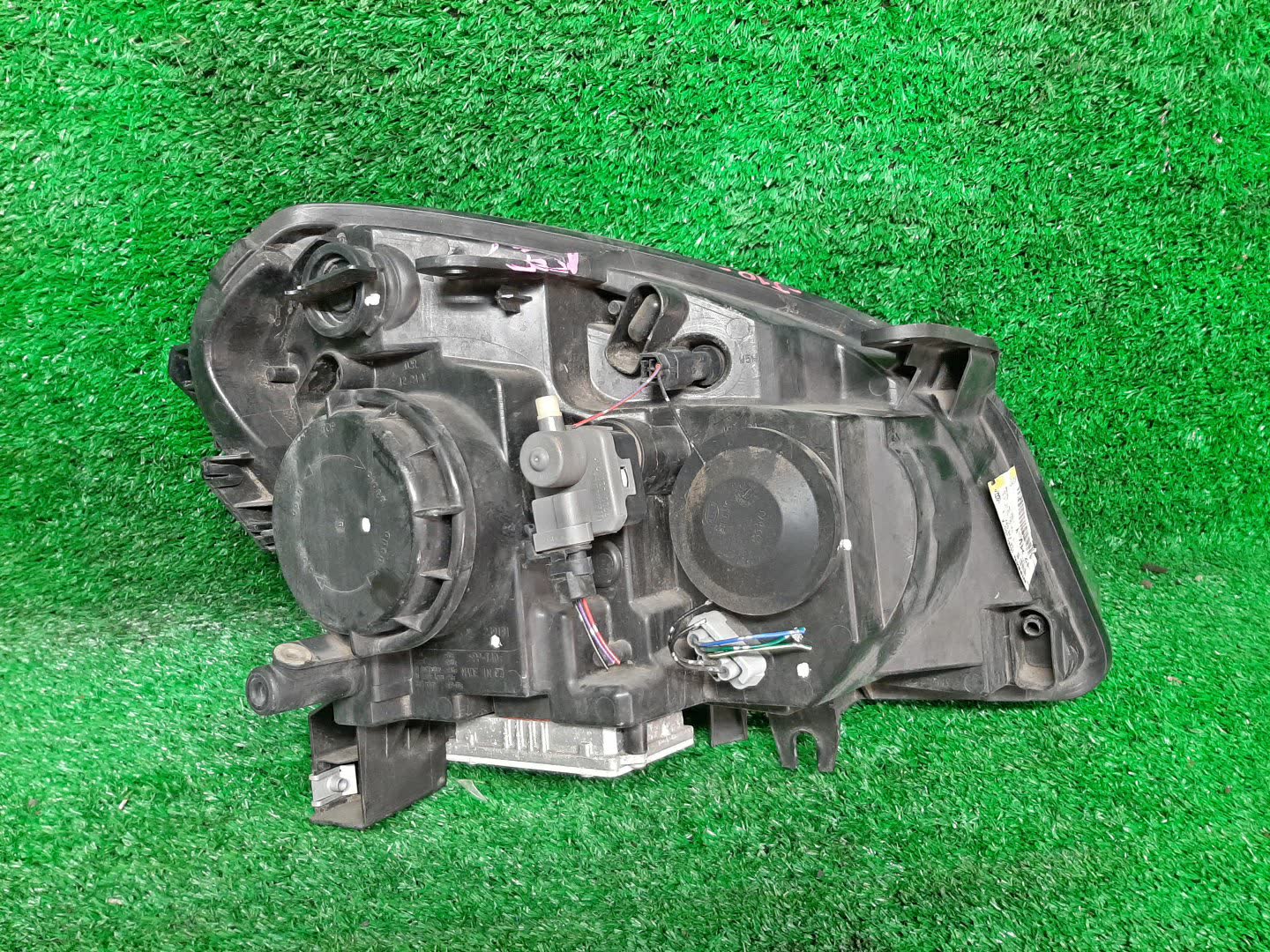 Фара левая передняя NISSAN DUALIS J10, KNJ10, KJ10, NJ10 3 ракурс Фара левая передняя NISSAN DUALIS J10, KNJ10, KJ10, NJ10 3 ракурс