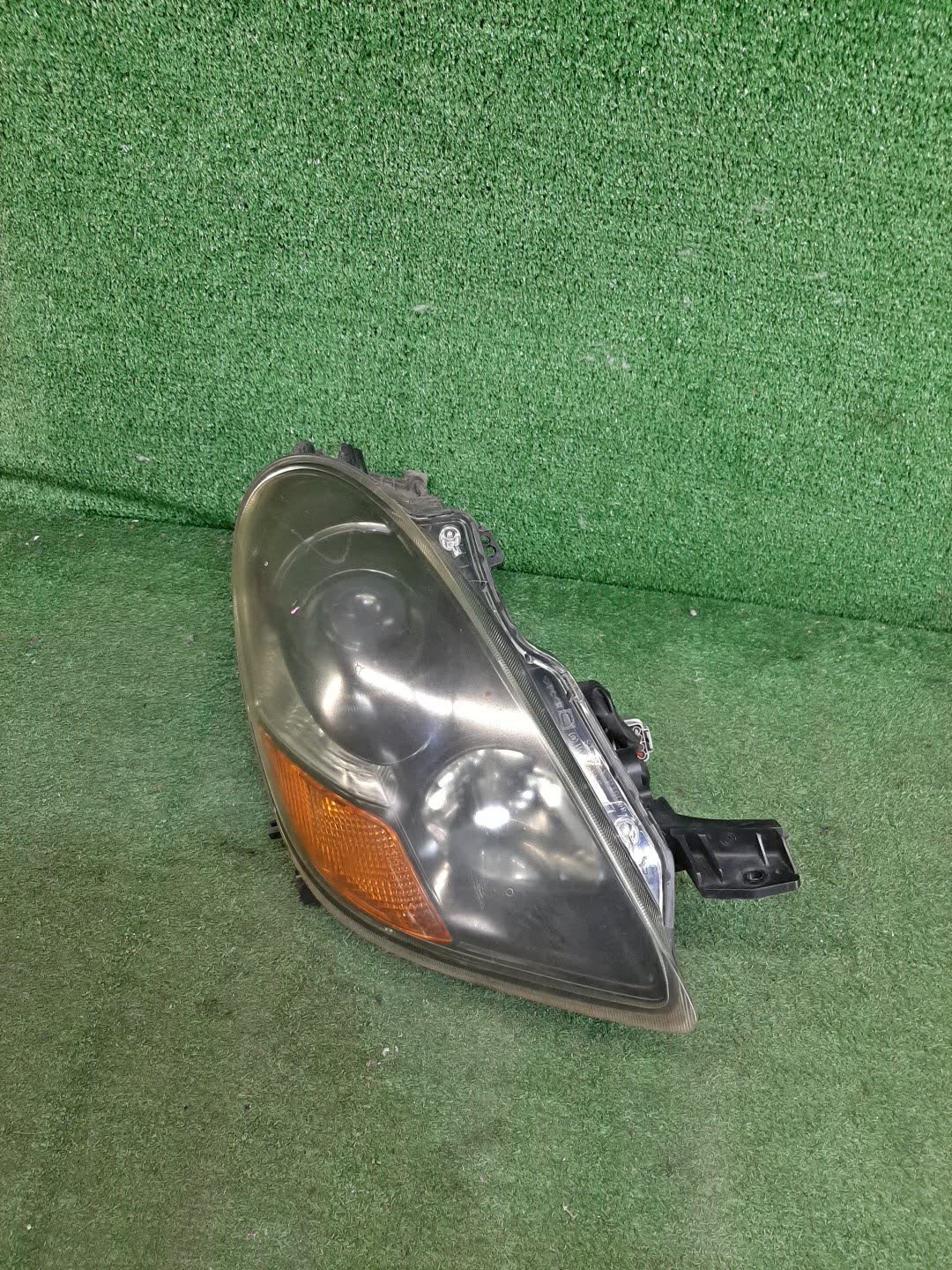 Фара правая передняя MITSUBISHI i HA1W 1 ракурс