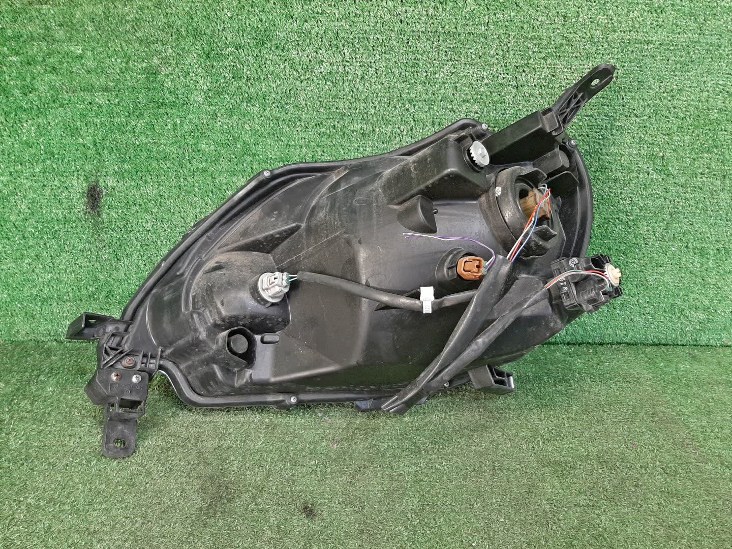 Фара правая передняя TOYOTA PORTE NCP141, NSP140, NSP141, NCP145 2 ракурс