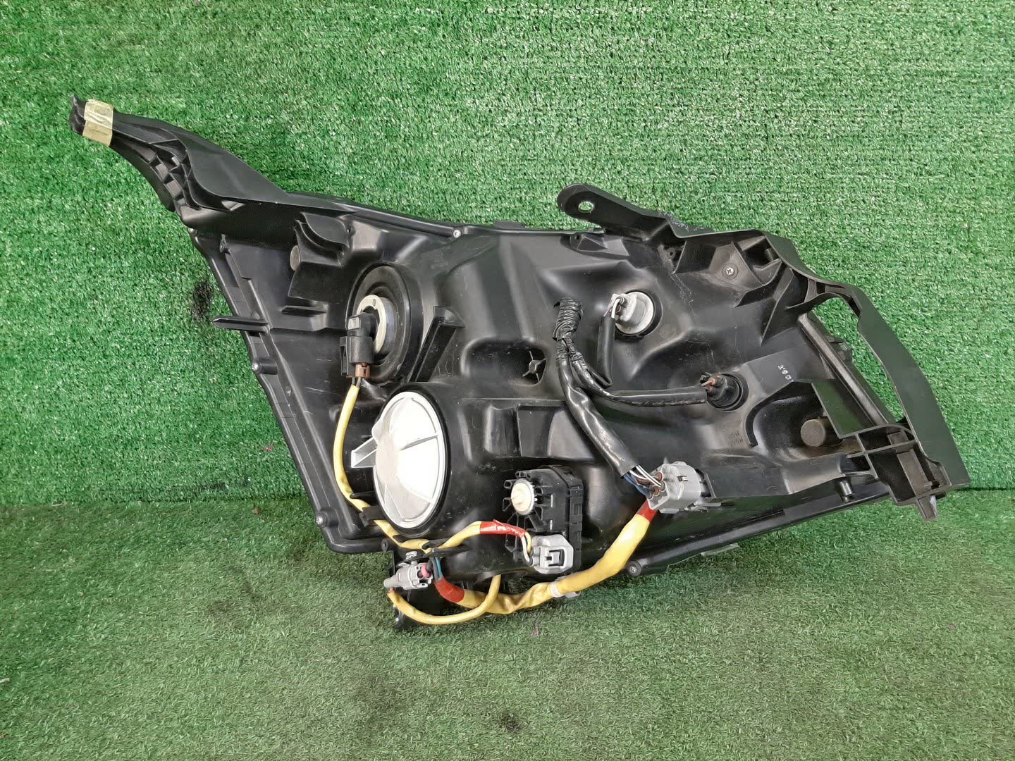 Фара левая передняя TOYOTA NOAH ZRR75W, ZRR70W, ZRR75G, ZRR70G 2 ракурс