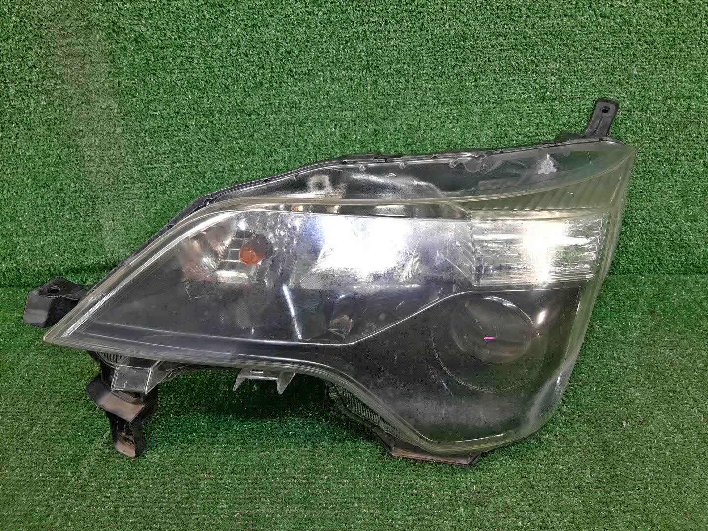 Фара левая передняя TOYOTA SPADE NCP141, NSP140, NSP141, NCP145 1 ракурс