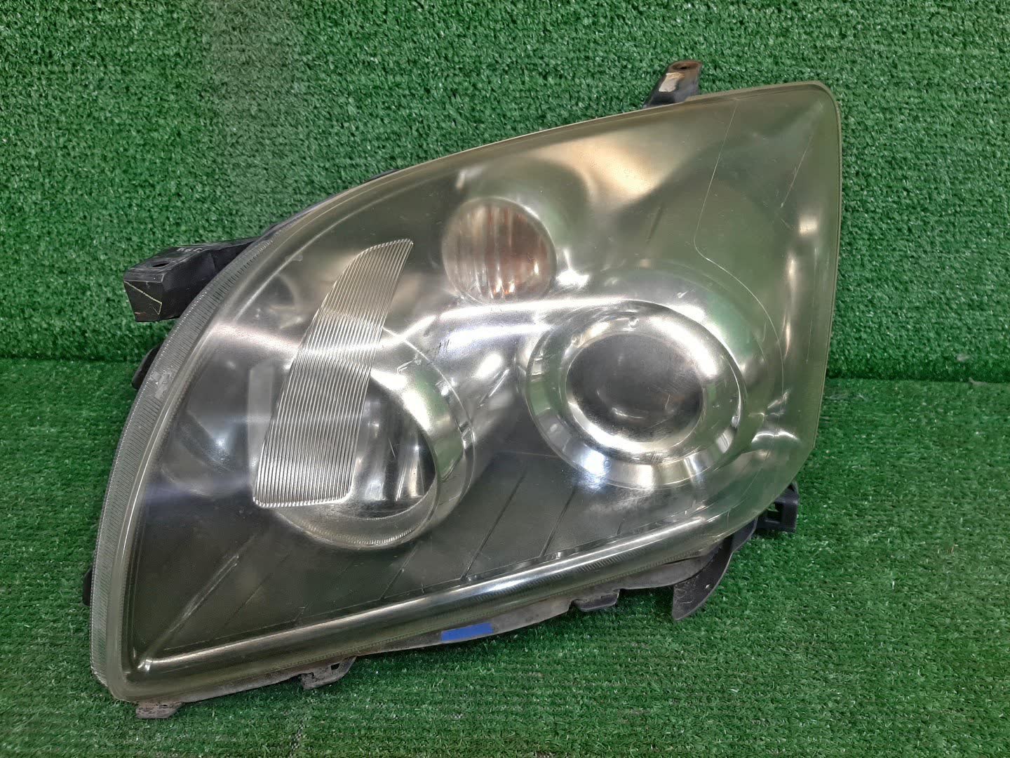 Фара левая передняя TOYOTA AVENSIS ZZT251, AZT250, AZT255, AZT251 1 ракурс