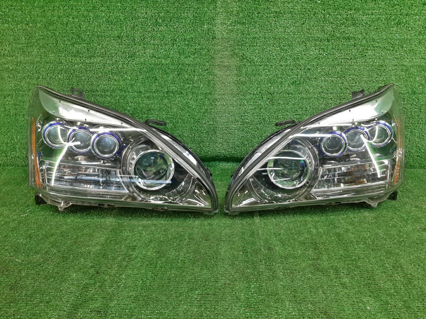 Фара левая передняя TOYOTA HARRIER GSU36W, MCU35W, ACU30W, MCU30W, MCU36W, GSU30W, MCU31W, GSU31W, GSU35W, ACU35W, MHU38W 1 ракурс