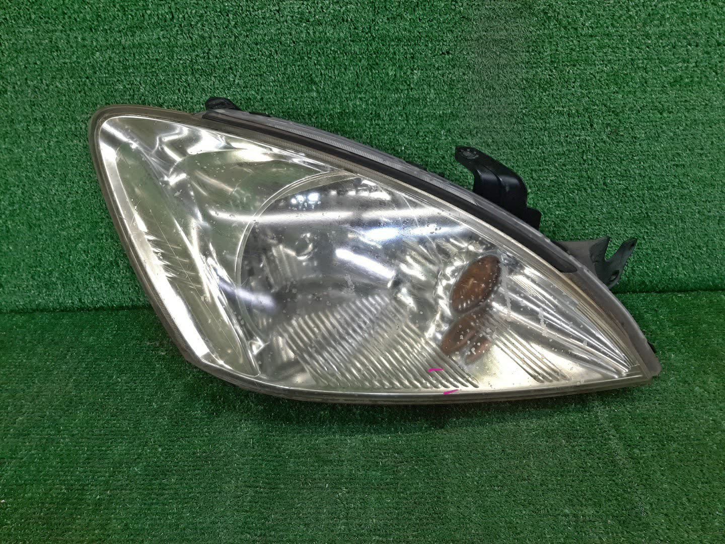 Фара правая передняя MITSUBISHI LANCER CEDIA, LANCER CS3W, CS9W, CS9A, CS1A, CS2A, CS2W, CS5W, CS5A, CS3A, CS6A, CS2V 1 ракурс