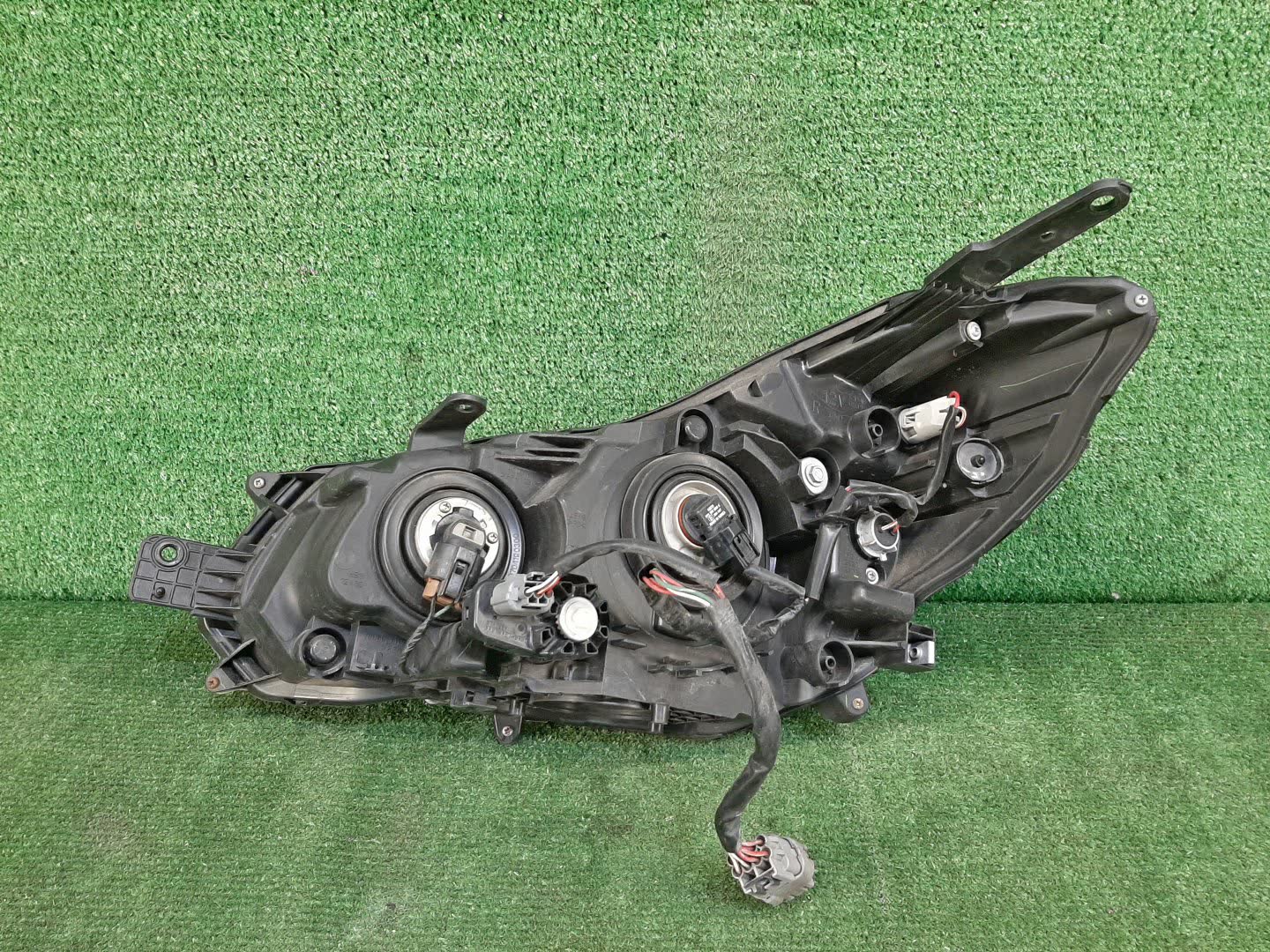 Фара правая передняя SUBARU IMPREZA GP2, GP3, GP6, GJ2, GJ3, GJ6, GJ7, GP7 2 ракурс