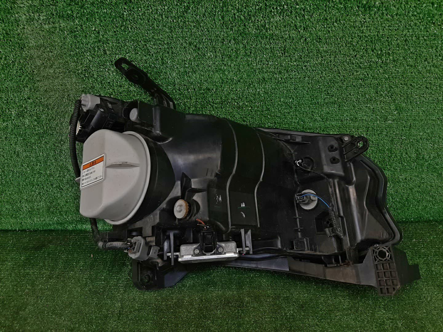Фара левая передняя HONDA FREED SPIKE GP3, GB3, GB4 3 ракурс