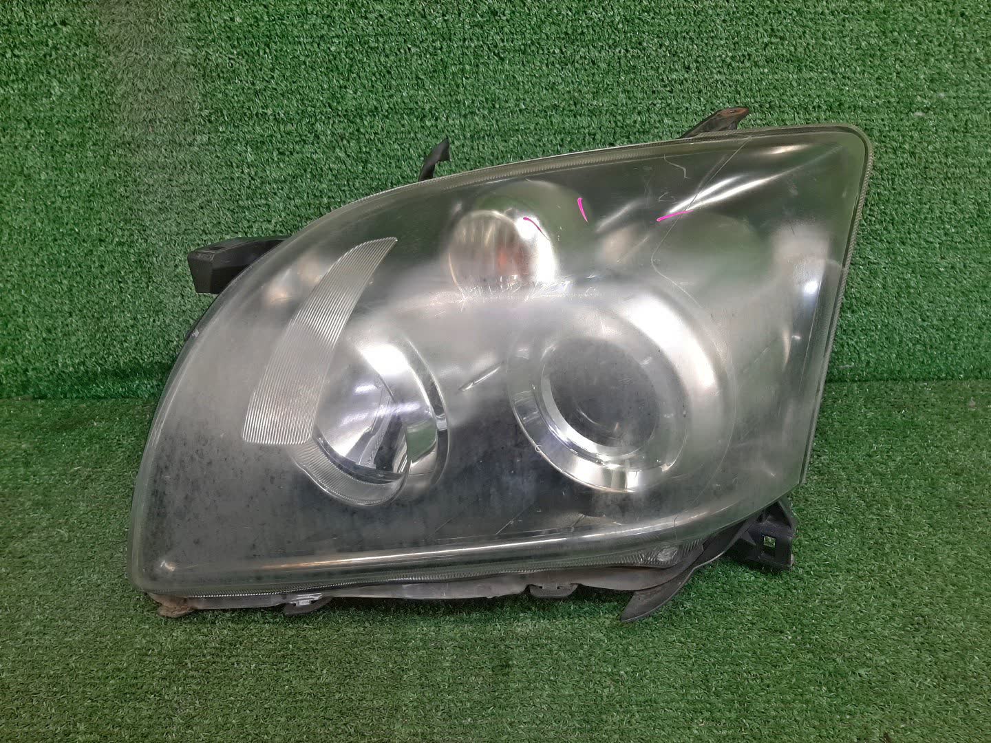 Фара левая передняя TOYOTA AVENSIS ZZT251, AZT250, AZT255, AZT251 1 ракурс