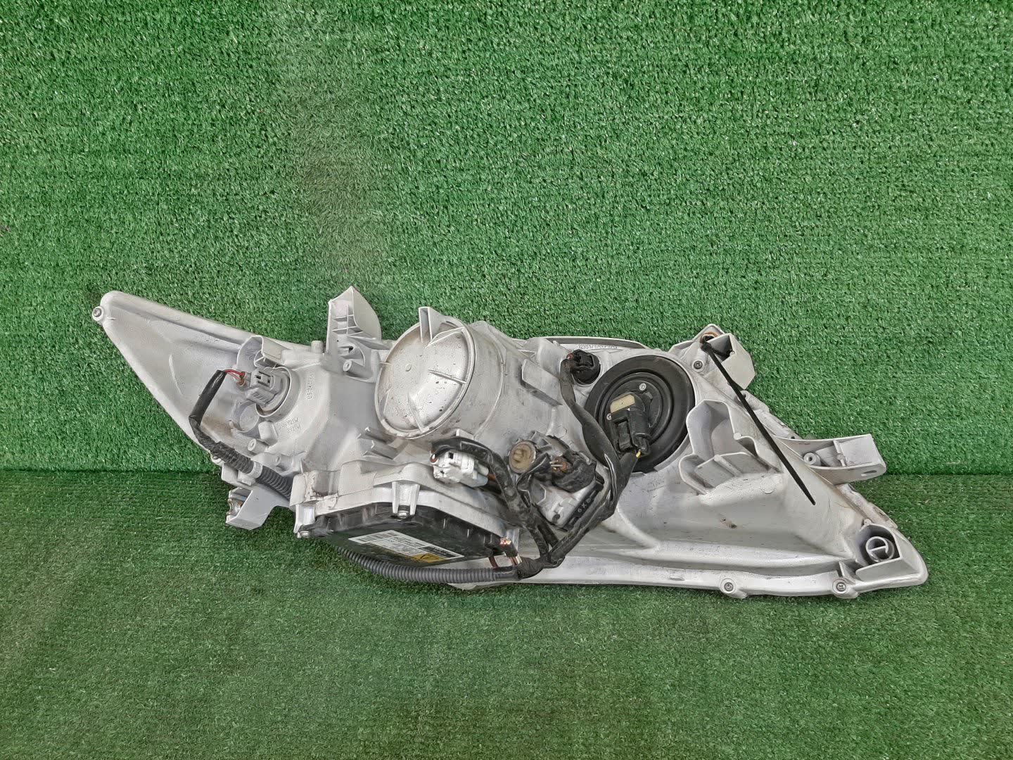 Фара левая передняя TOYOTA CAMRY, ALTIS AHV40, GSV40, ACV40, ACV45, ACV40N, ACV45N 3 ракурс