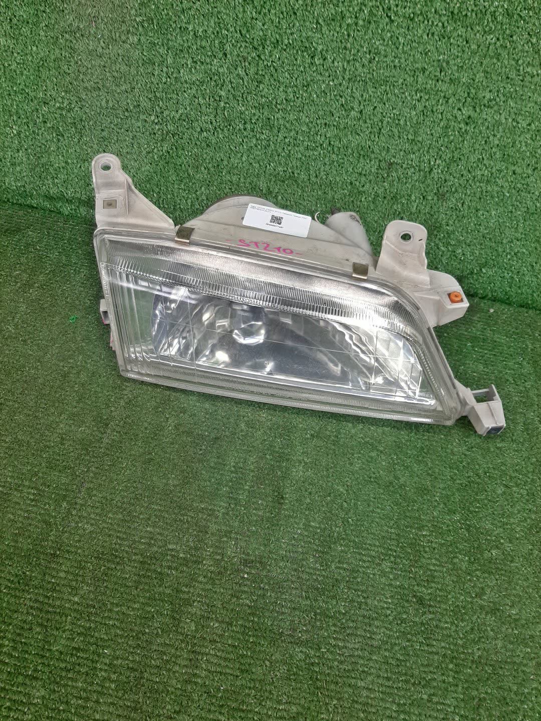 Фара правая передняя TOYOTA CORONA PREMIO CT211, ST210, AT210, AT211, ST215, CT210, CT215 1 ракурс
