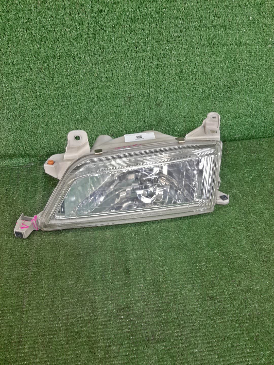 Фара левая передняя TOYOTA CORONA PREMIO CT211, ST210, AT210, AT211, ST215, CT210, CT215 1 ракурс