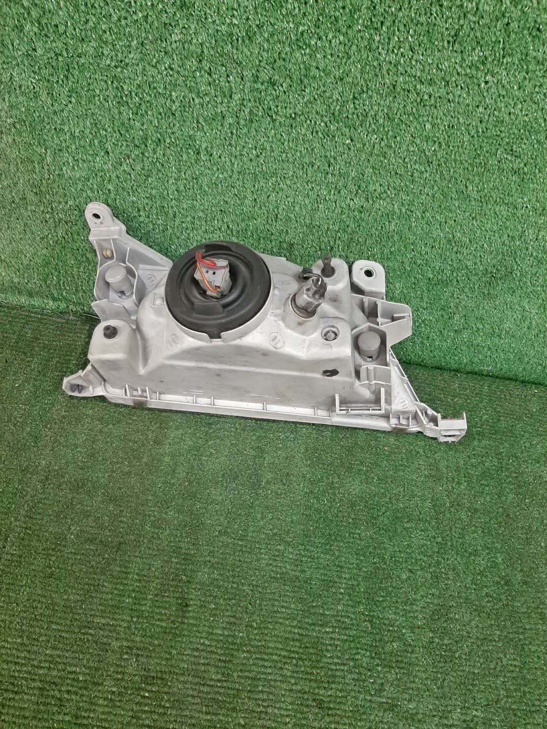 Фара левая передняя TOYOTA CORONA PREMIO CT211, ST210, AT210, AT211, ST215, CT210, CT215 3 ракурс