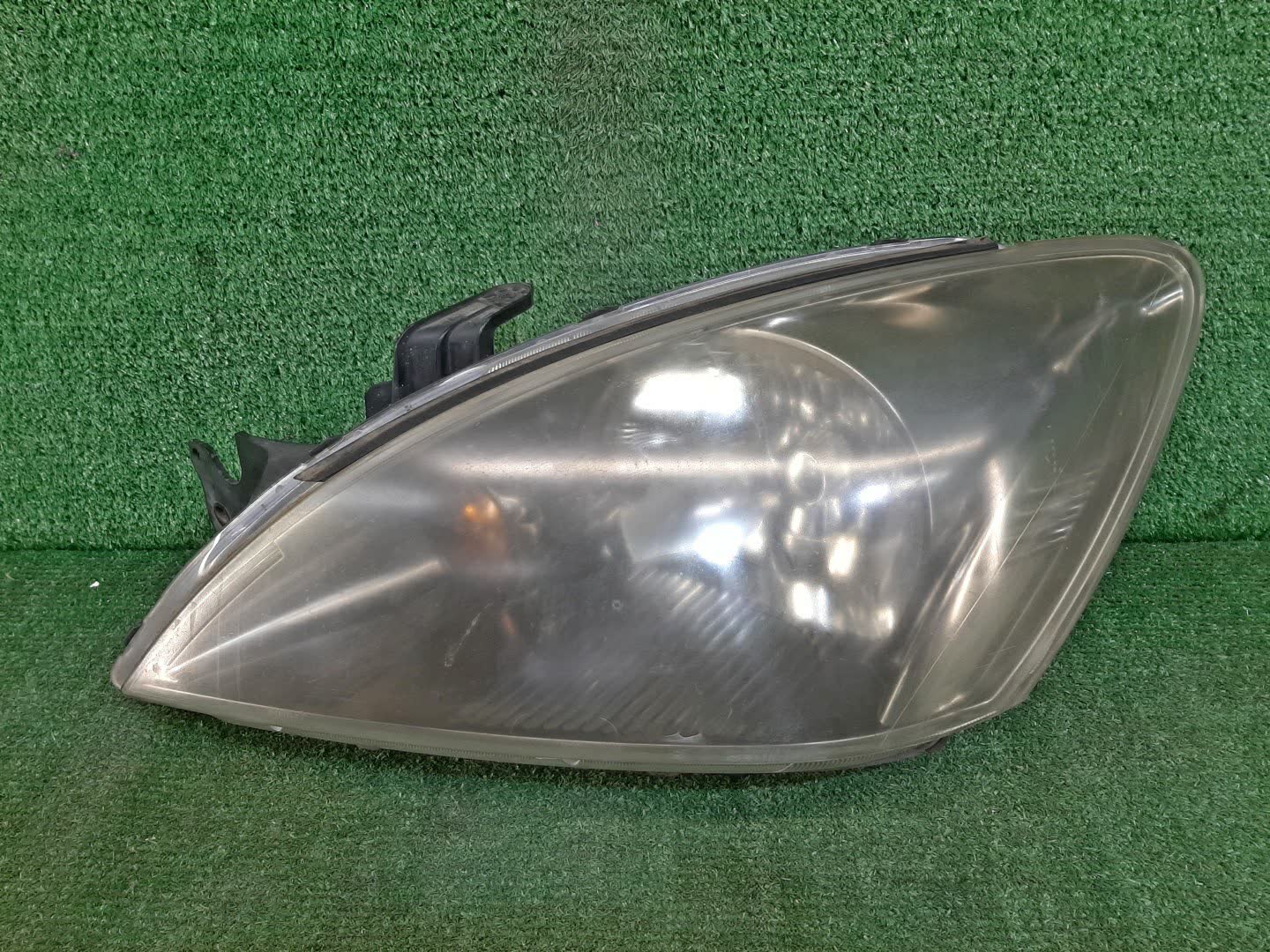 Фара левая передняя MITSUBISHI LANCER CEDIA, LANCER CS3W, CS9W, CS9A, CS1A, CS2A, CS2W, CS5W, CS5A, CS3A, CS6A, CS2V 1 ракурс