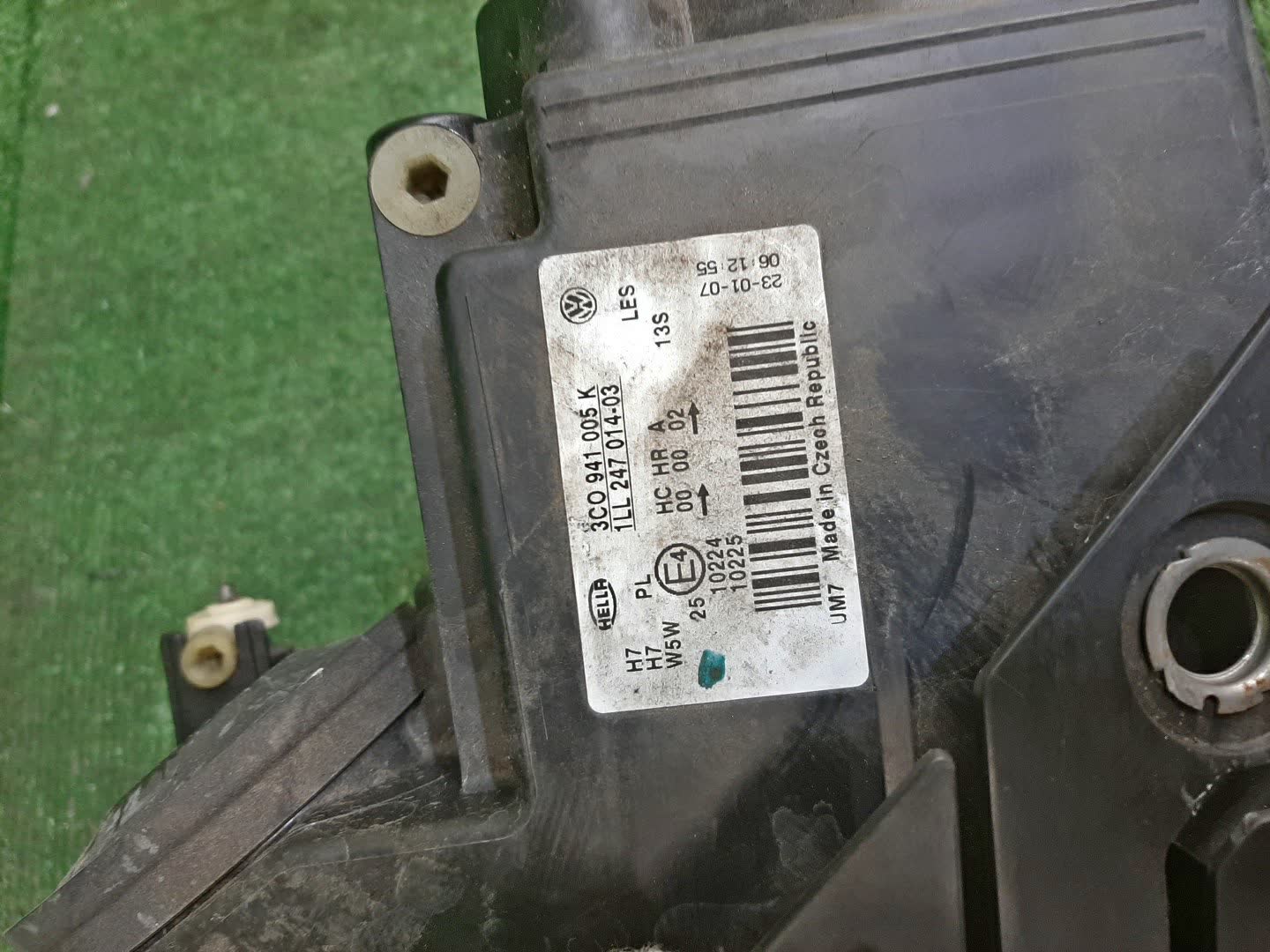 Фара левая передняя VOLKSWAGEN PASSAT 3C2, B6, 3C5 3 ракурс
