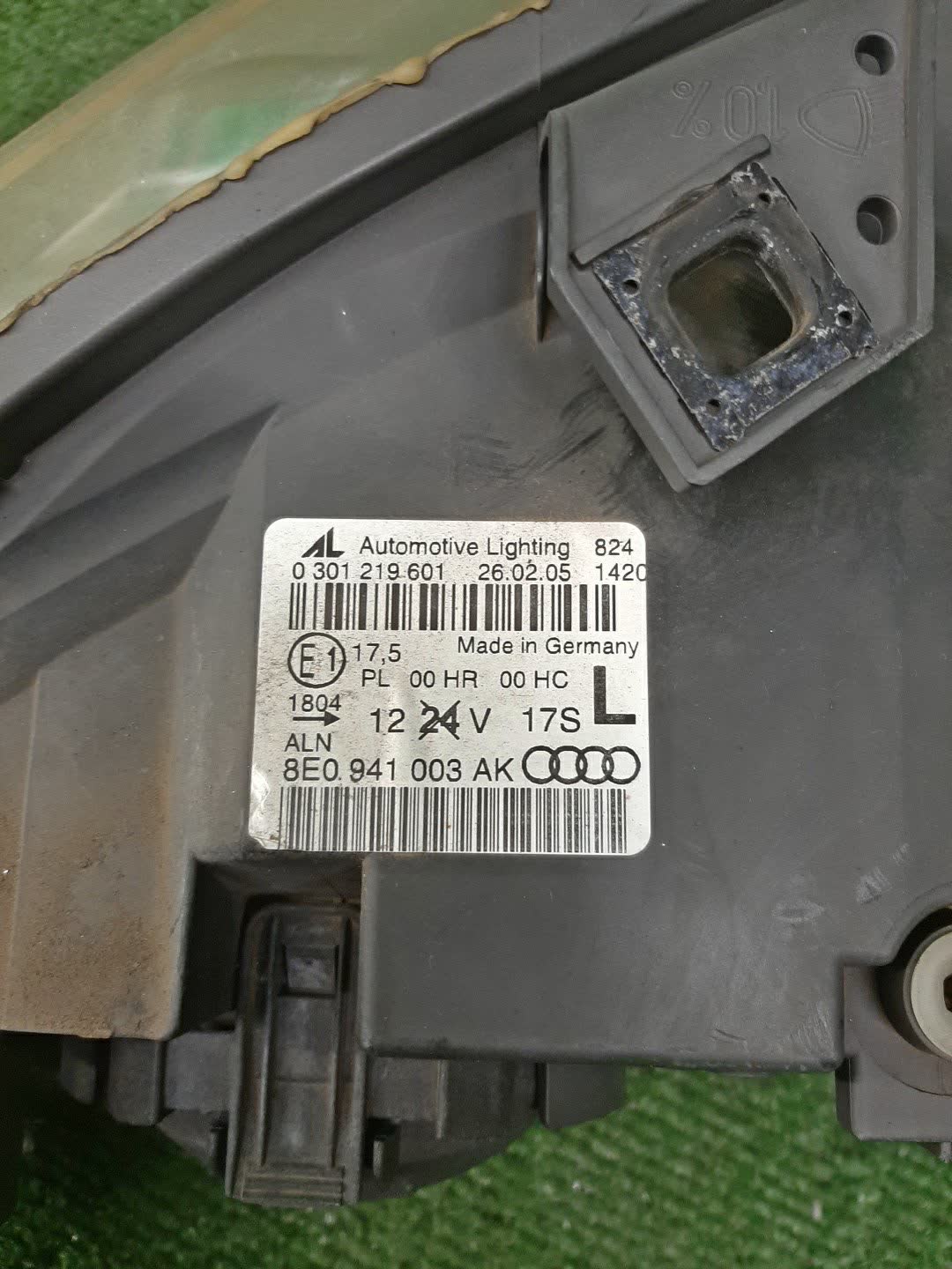 Фара левая передняя AUDI A4 8ED, 8E, 8HE, 8H7, 8E5, 8EC, B7, B6 3 ракурс