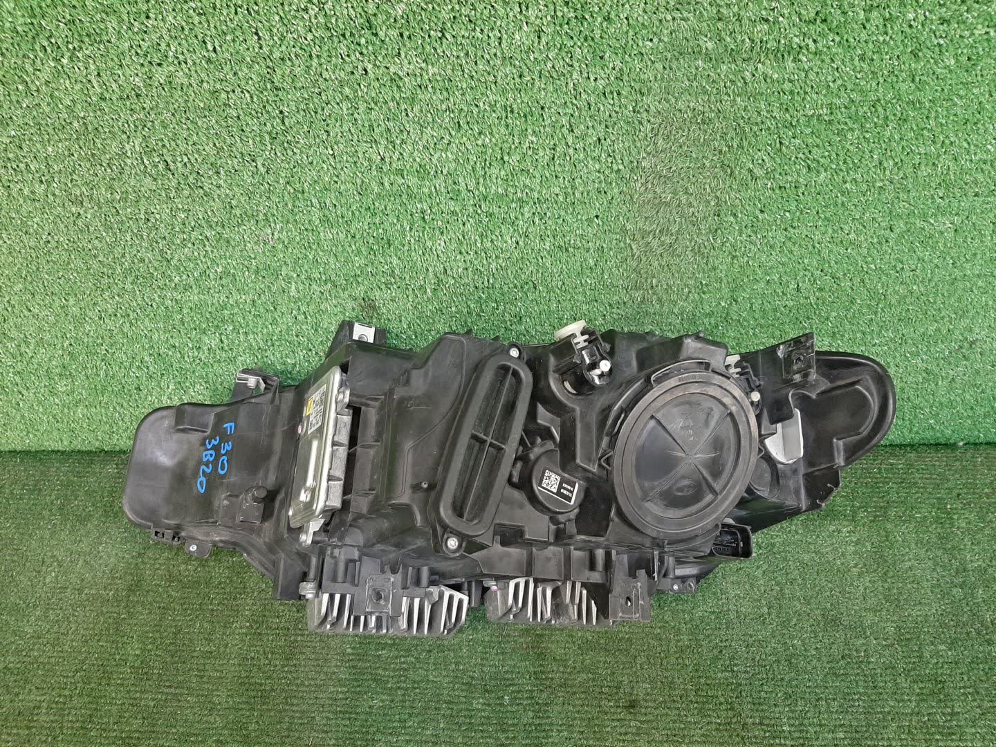 Фара правая передняя BMW 320d, 335i, 318d, 325d, 330d, 335d, 316d, 3-Series, 328i, 320i, 316i F30, F31 3 ракурс