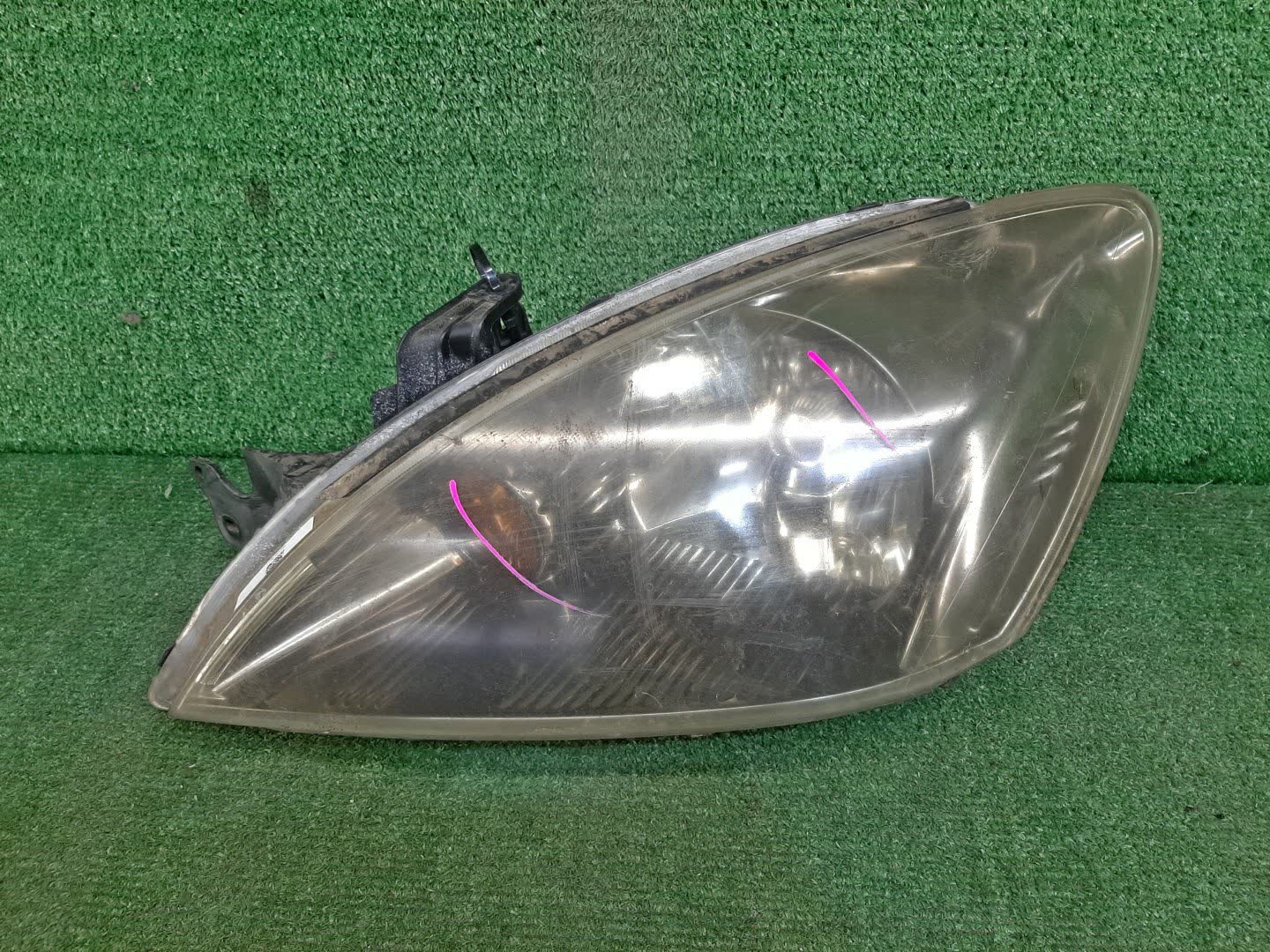 Фара левая передняя MITSUBISHI LANCER CEDIA, LANCER CS3W, CS9W, CS9A, CS1A, CS2A, CS2W, CS5W, CS5A, CS3A, CS6A, CS2V 1 ракурс