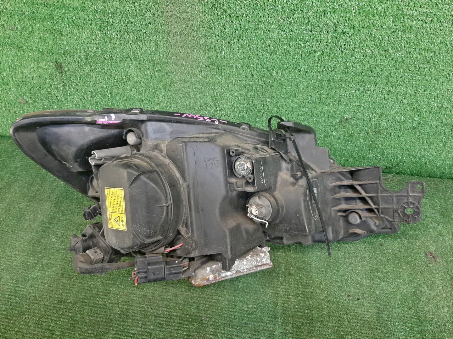Фара левая передняя MITSUBISHI LANCER CEDIA, LANCER CS3W, CS9W, CS9A, CS1A, CS2A, CS2W, CS5W, CS5A, CS3A, CS6A, CS2V 3 ракурс