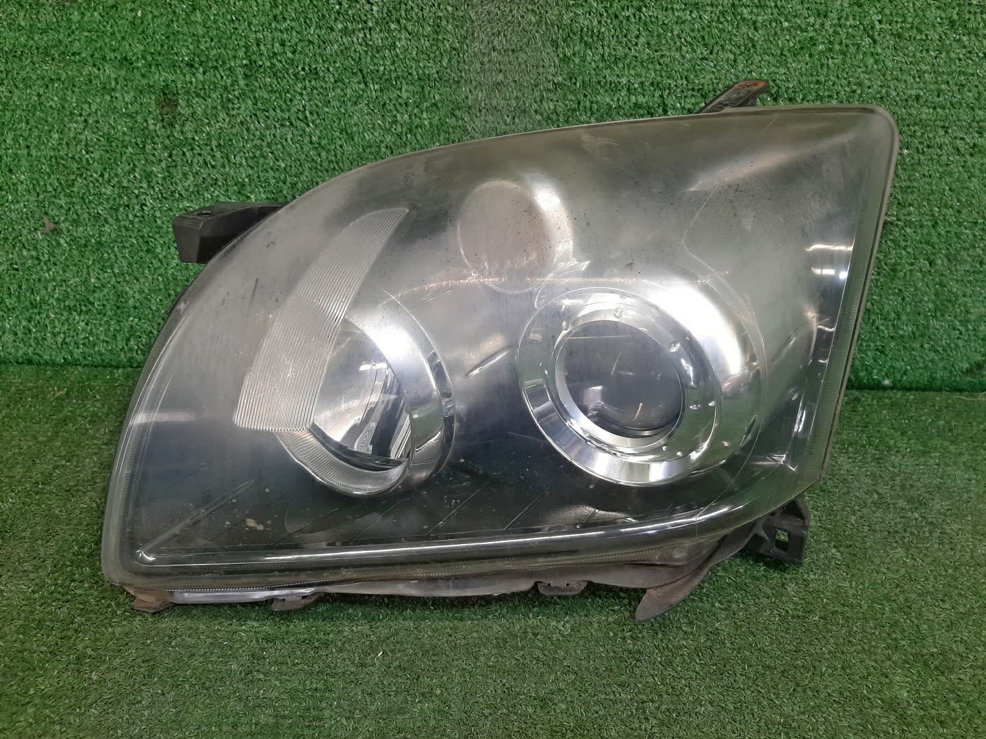 Фара левая передняя TOYOTA AVENSIS ZZT251, AZT250, AZT255, AZT251 1 ракурс
