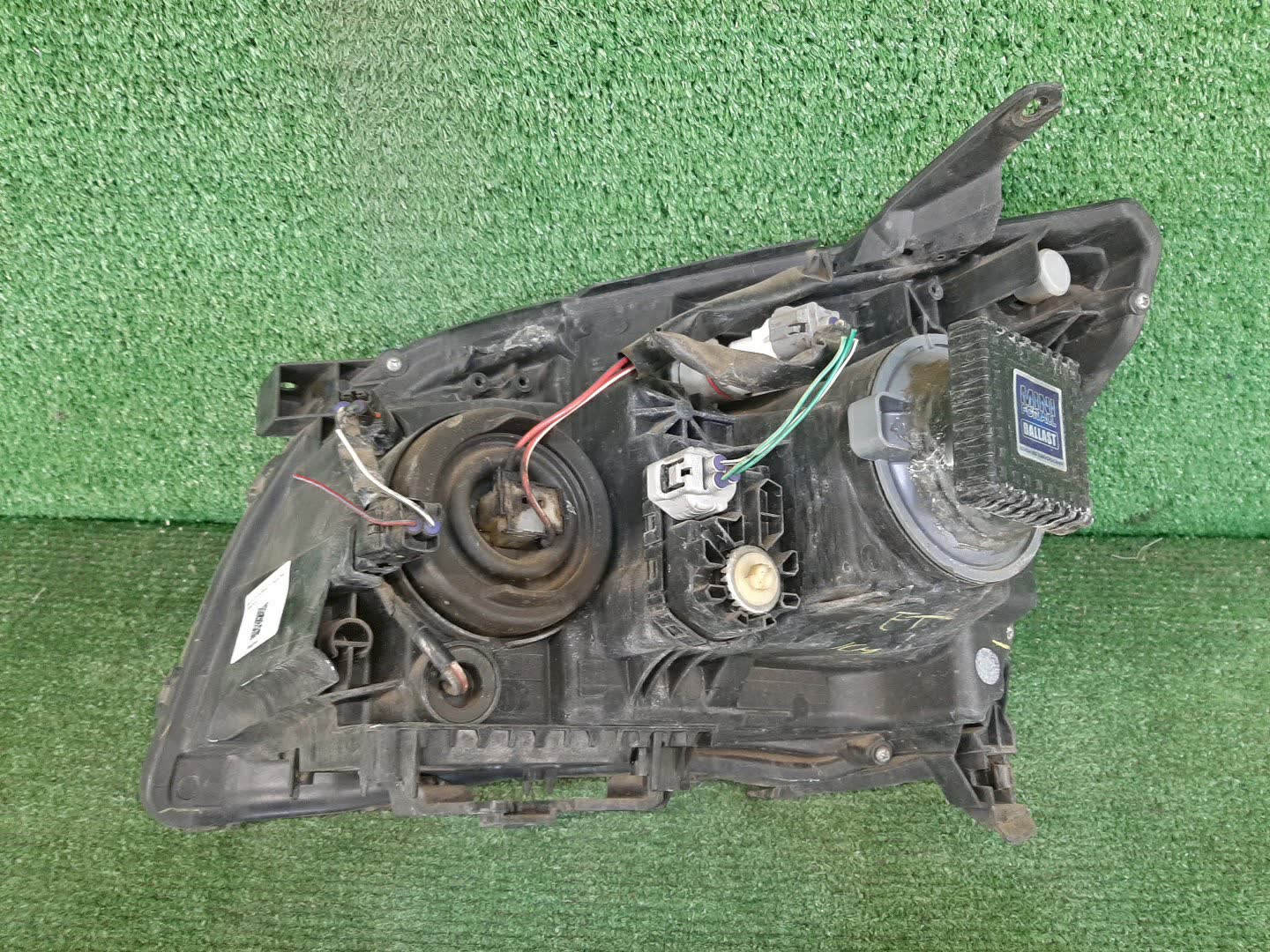 Фара правая передняя TOYOTA AVENSIS ZZT251, AZT250, AZT255, AZT251 2 ракурс