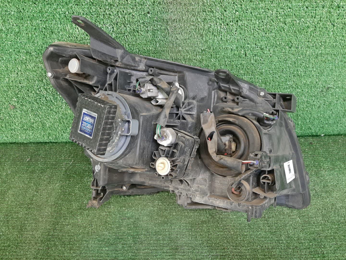 Фара левая передняя TOYOTA AVENSIS ZZT251, AZT250, AZT255, AZT251 2 ракурс