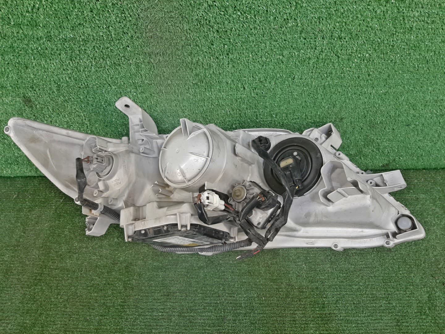 Фара левая передняя TOYOTA CAMRY, ALTIS AHV40, GSV40, ACV40, ACV45, ACV40N, ACV45N 3 ракурс