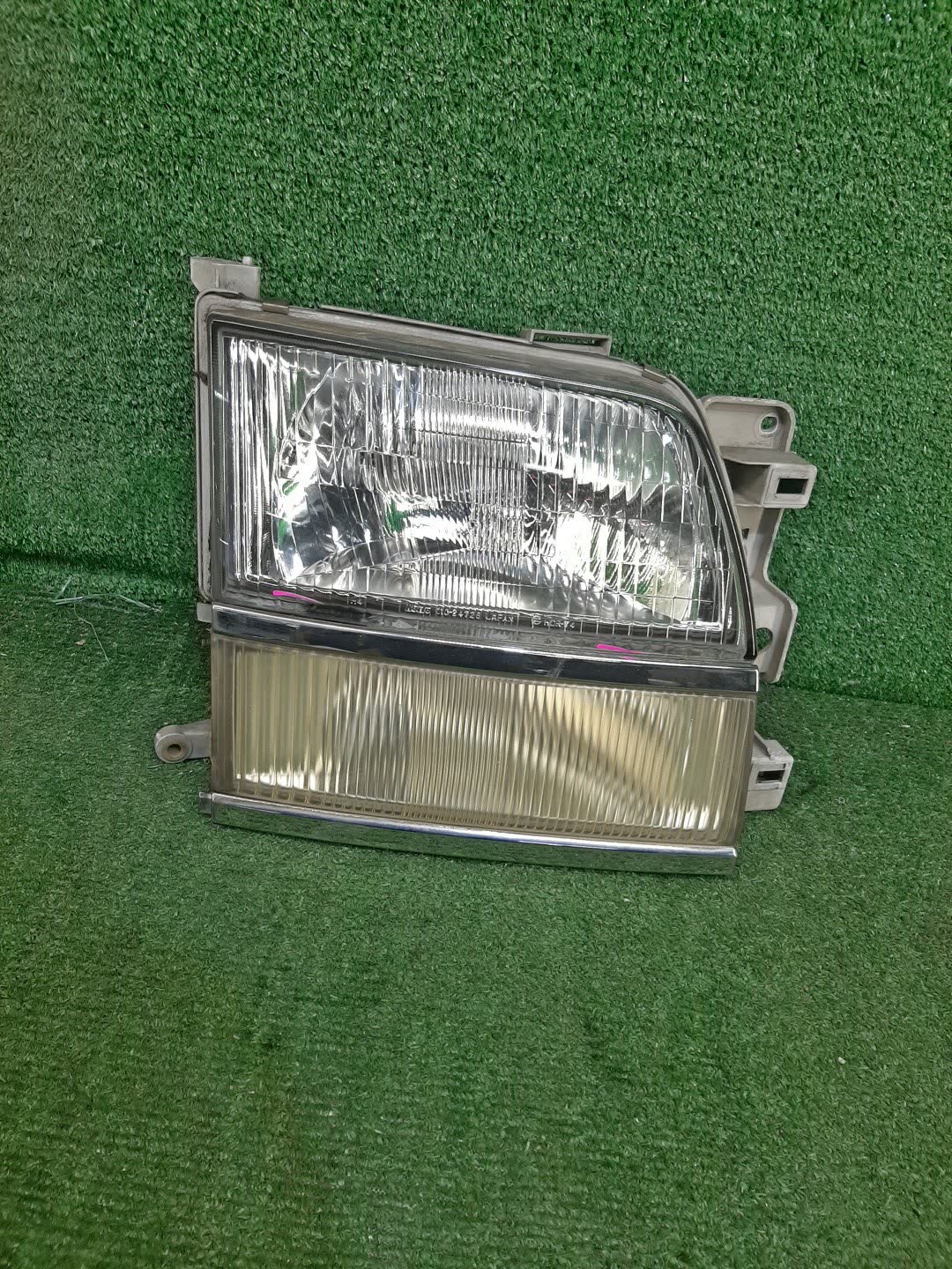 Фара правая передняя NISSAN ELGRAND ATE50, AVE50, ATWE50, ALWE50, APWE50, AVWE50, APE50, ALE50 1 ракурс Фара правая передняя NISSAN ELGRAND ATE50, AVE50, ATWE50, ALWE50, APWE50, AVWE50, APE50, ALE50 1 ракурс