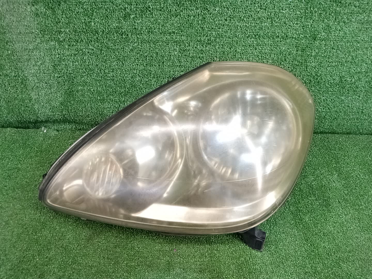 Фара левая передняя TOYOTA BREVIS JCG10, JCG11, JCG15 1 ракурс Фара левая передняя TOYOTA BREVIS JCG10, JCG11, JCG15 1 ракурс