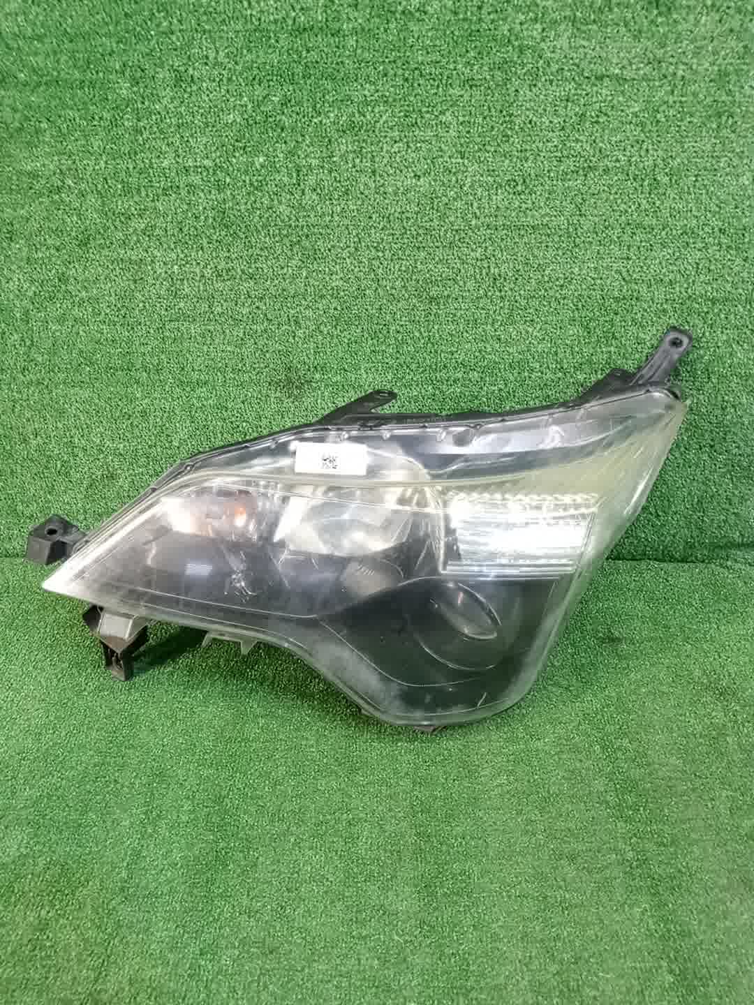 Фара левая передняя TOYOTA SPADE NCP141, NSP140, NSP141, NCP145 1 ракурс