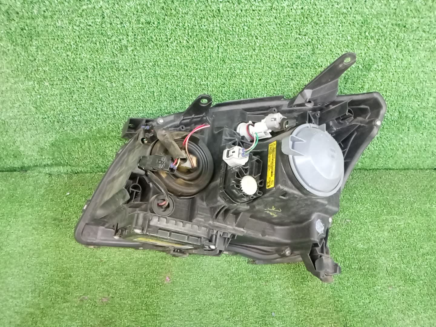 Фара правая передняя TOYOTA AVENSIS ZZT251, AZT250, AZT255, AZT251 2 ракурс
