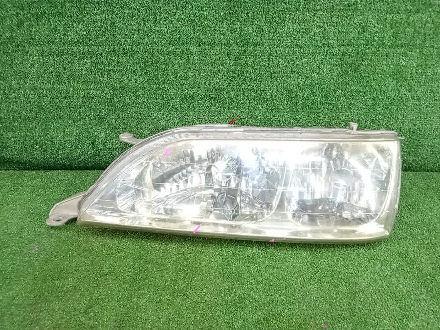 Фара левая передняя TOYOTA CRESTA GX100, JZX100, JZX101, LX100, GX105, JZX105, SX100 1 ракурс