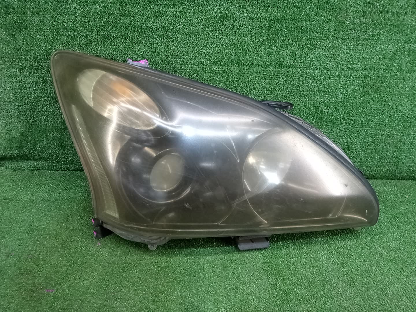 Фара правая передняя TOYOTA HARRIER GSU36W, MCU35W, ACU30W, MCU30W, MCU36W, GSU30W, MCU31W, GSU31W, GSU35W, ACU35W, MHU38W 1 ракурс