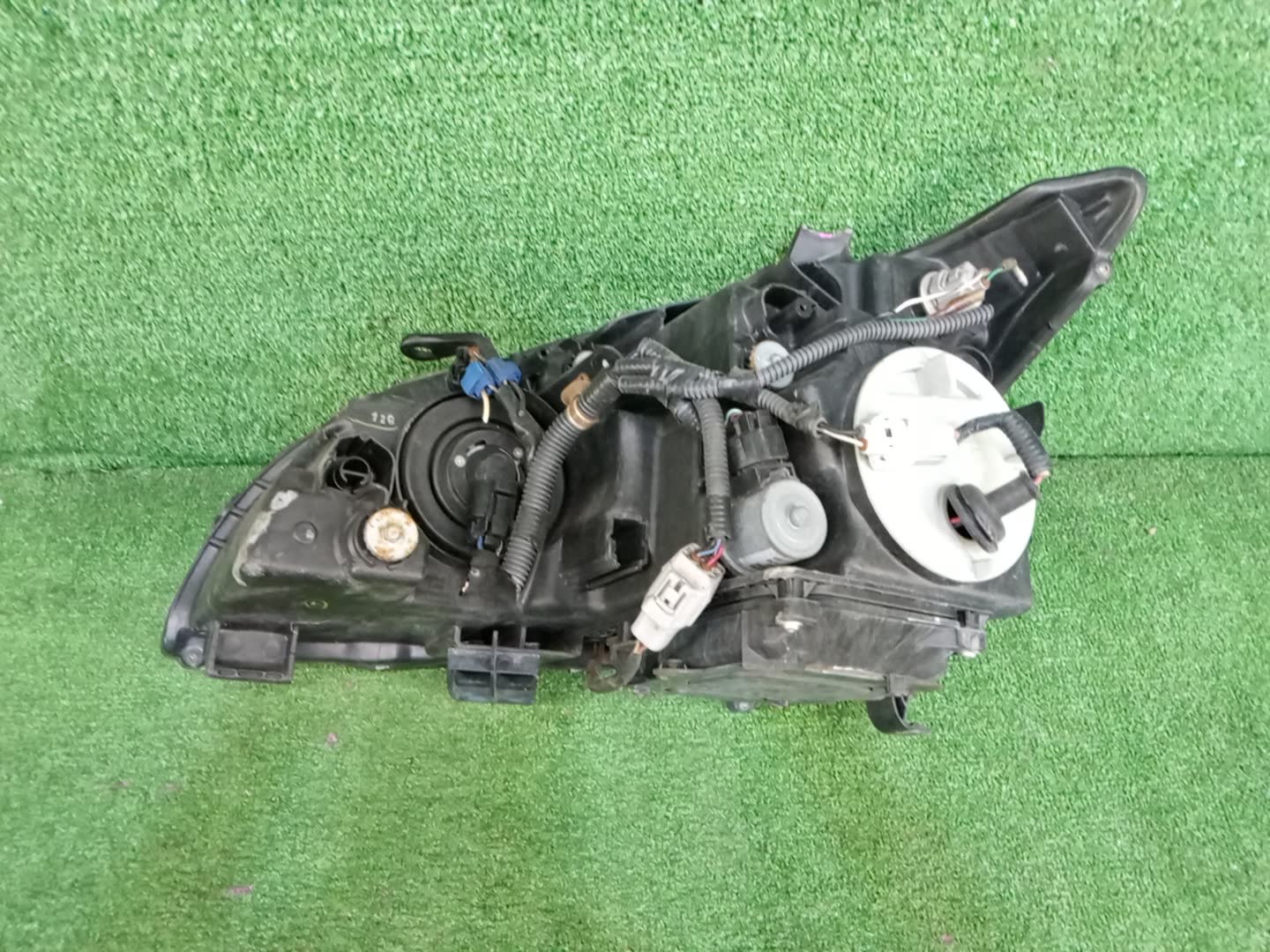 Фара правая передняя TOYOTA HARRIER GSU36W, MCU35W, ACU30W, MCU30W, MCU36W, GSU30W, MCU31W, GSU31W, GSU35W, ACU35W, MHU38W 4 ракурс