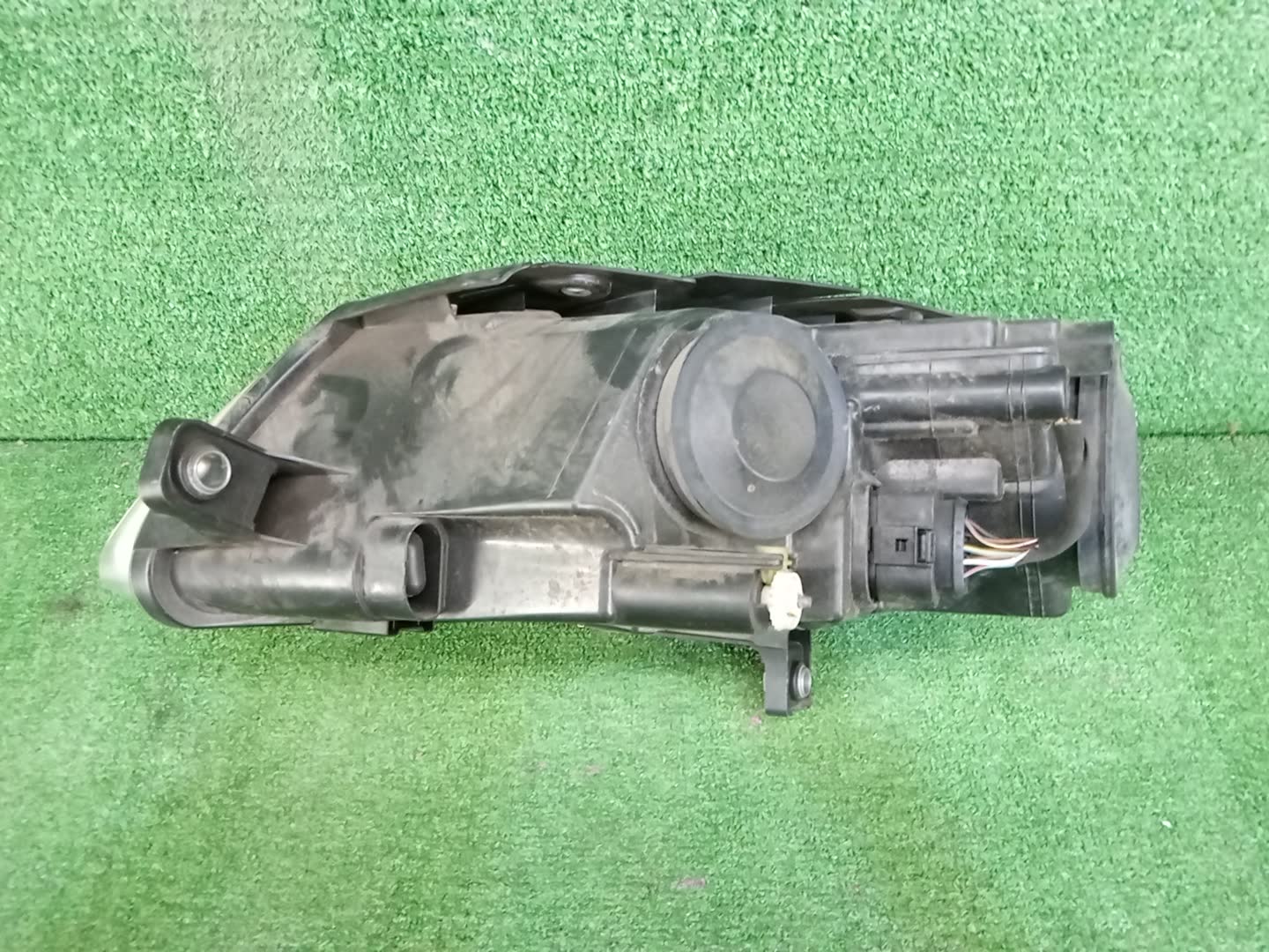 Фара правая передняя VOLKSWAGEN PASSAT 3C2, B6, 3C5 3 ракурс