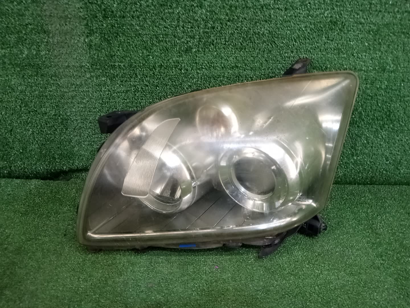 Фара левая передняя TOYOTA AVENSIS ZZT251, AZT250, AZT255, AZT251 1 ракурс