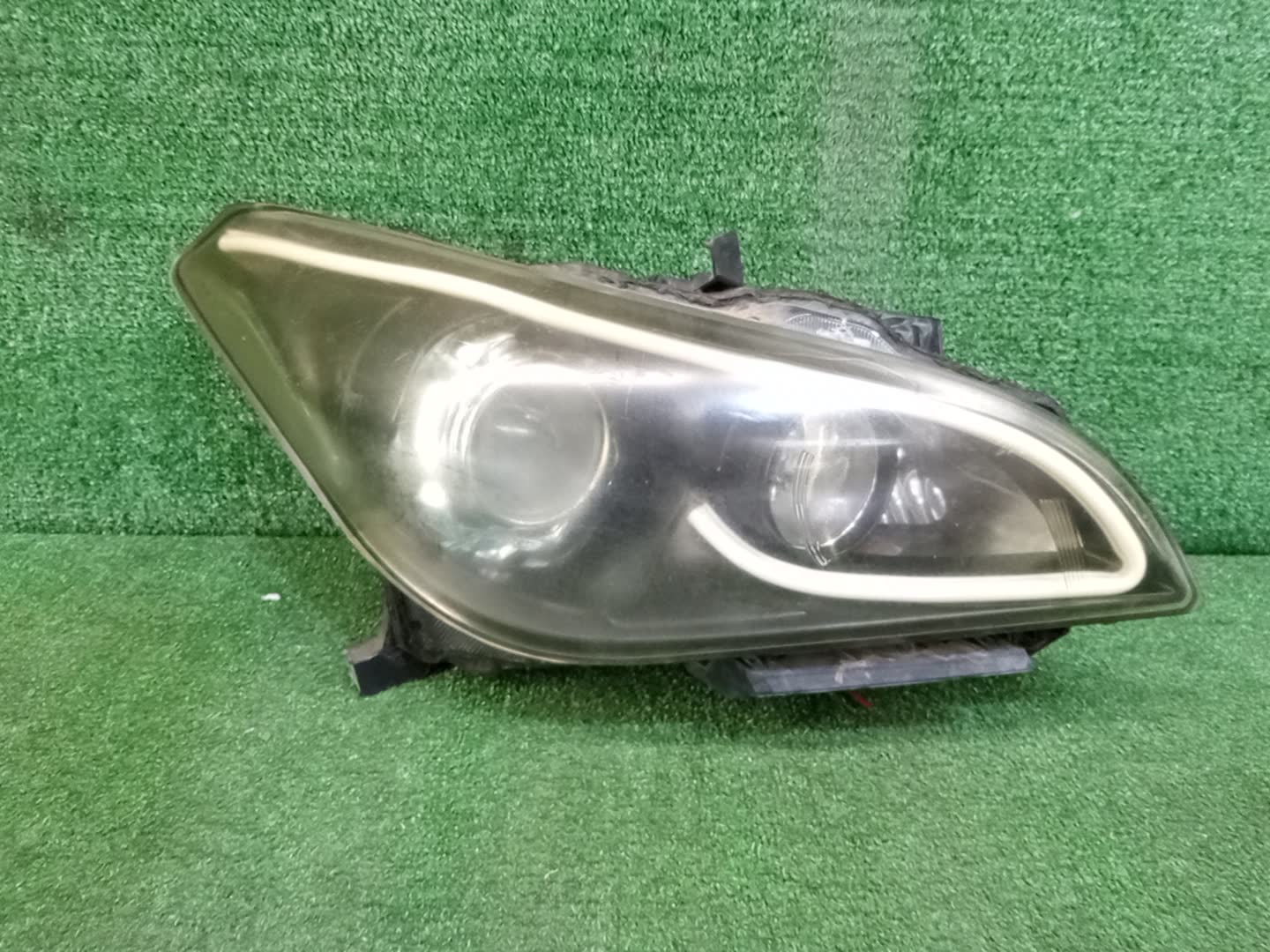 Фара правая передняя NISSAN FUGA Y51 1 ракурс