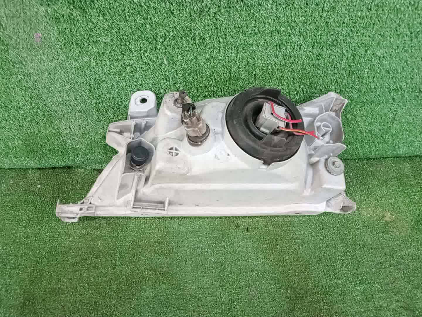 Фара правая передняя TOYOTA CORONA PREMIO CT211, ST210, AT210, AT211, ST215, CT210, CT215 4 ракурс