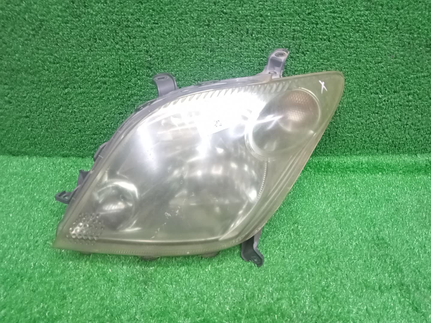 Фара левая передняя TOYOTA IST NCP60, NCP65, NCP61 1 ракурс