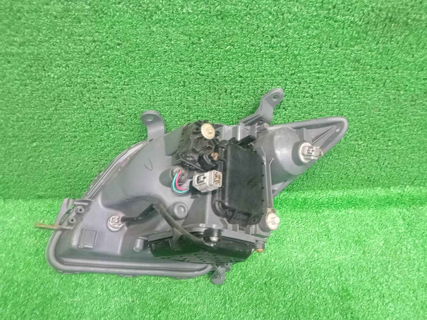 Фара правая передняя TOYOTA IST NCP60, NCP65, NCP61 5 ракурс