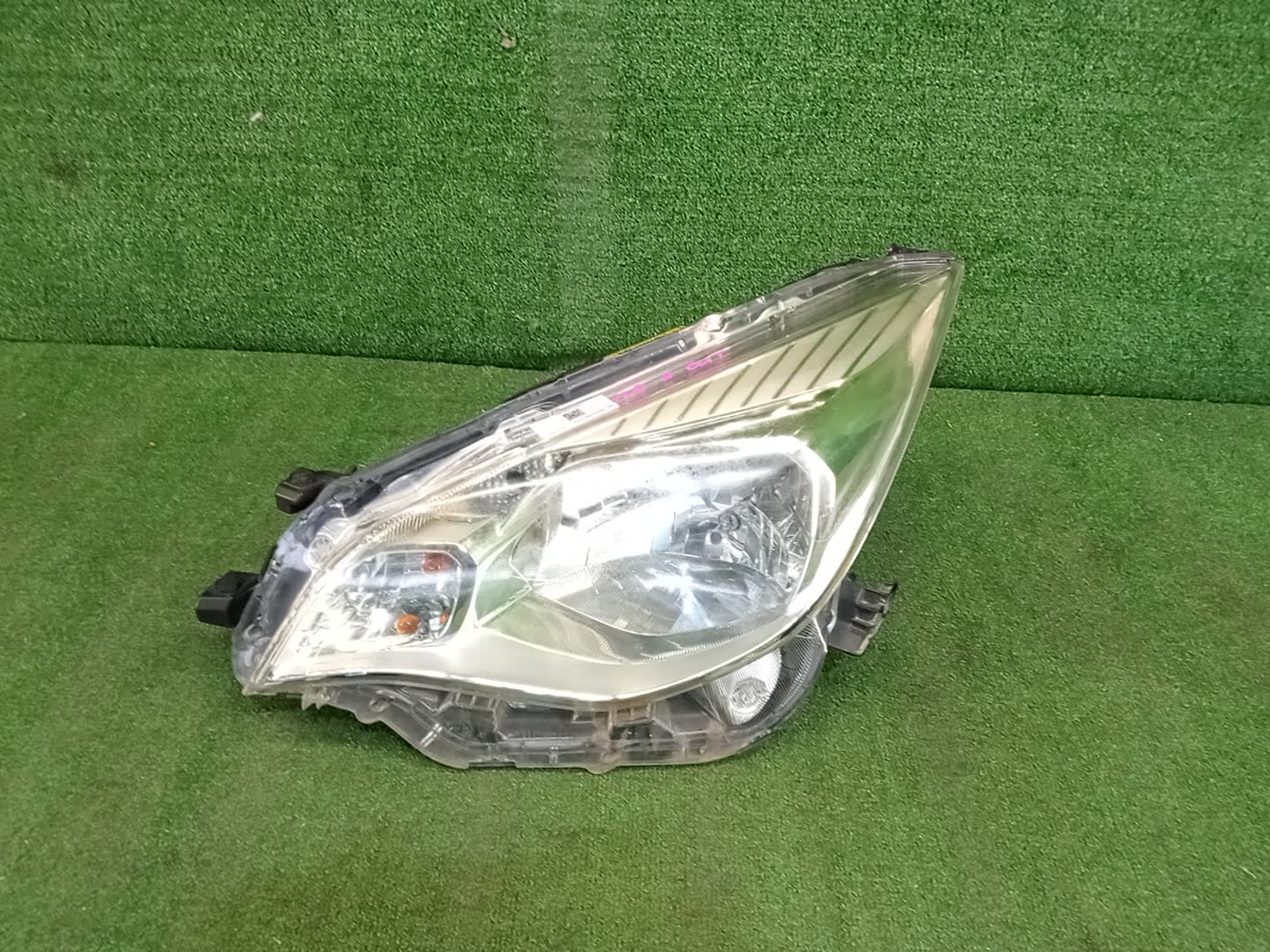 Фара левая передняя SUBARU TREZIA NCP120, NCP125, NSP120 1 ракурс Фара левая передняя SUBARU TREZIA NCP120, NCP125, NSP120 1 ракурс