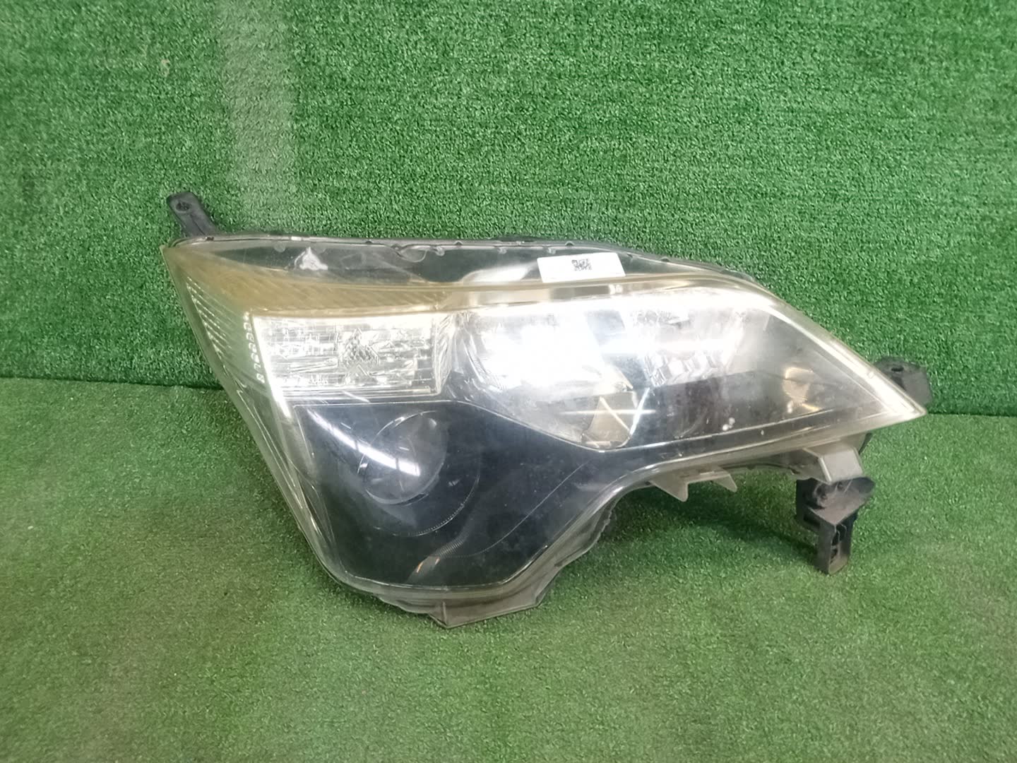 Фара правая передняя TOYOTA SPADE NCP141, NSP140, NSP141, NCP145 1 ракурс